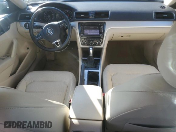 2012 Volkswagen Passat SE z VIN 1VWBH7A36CC108576, wystawiony jako Copart lot #56299105 z przebiegiem 110 815 mil mil oraz Szkoda całkowita • Salvage title. Historia ofert i sprzedaży dostępna na DreamBid. Obrazek 8.