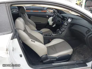 2014 Hyundai Genesis Coupe 2.0T R-Spec with VIN KMHHT6KD6EU119017, listed as a IAAI auction lot 41441803 with 121,020 mi miles. Bid and sale history available at carsss.com. Image 5.