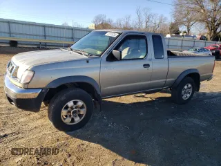 2000 Nissan Frontier XE z VIN 1N6ED26YXYC356904, wystawiony jako Copart lot #41818235 z przebiegiem 248 147 mil mil oraz Czysty tytuł • Clean title. Historia ofert i sprzedaży dostępna na DreamBid. Obrazek 1.