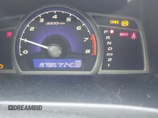 2009 Honda Civic LX z VIN 19XFA16519E011626, wystawiony jako IAAI lot #42252530 z przebiegiem 197 985 mil mil oraz . Historia ofert i sprzedaży dostępna na DreamBid. Obrazek 14.