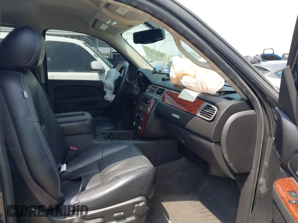 2010 Chevrolet Tahoe LS with VIN 1GNUCAE02AR290222, listed as a IAAI auction lot 42321824 with 188,926 mi miles and . Bid and sale history available at DreamBid. Image 5.
