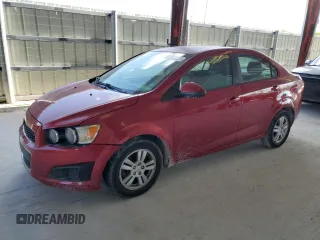 2012 Chevrolet Sonic LS z VIN 1G1JA5SH1C4113978, wystawiony jako Copart lot #58556985 z przebiegiem 66 763 mil mil oraz Czysty tytuł • Clean title. Historia ofert i sprzedaży dostępna na DreamBid. Obrazek 1.