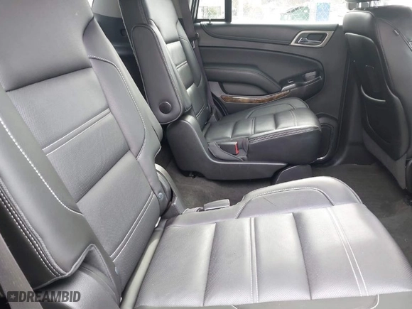 2016 GMC Yukon Denali with VIN 1GKS2CKJ5GR412709, listed as a IAAI auction lot 41530372 with 105,555 mi miles. Bid and sale history available at carsss.com. Image 8.
