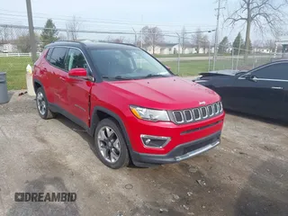 2019 Jeep Compass Limited z VIN 3C4NJDCB8KT638591, wystawiony jako IAAI lot #42022564 z przebiegiem 46 802 mil mil oraz . Historia ofert i sprzedaży dostępna na DreamBid. Obrazek 1.