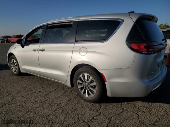 2024 Chrysler Pacifica Hybrid Select with VIN 2C4RC1S75RR196700, listed as a Copart auction lot 79207594 with 6,755 mi miles and Non Repairable. Bid and sale history available at carsss.com. Image 2.