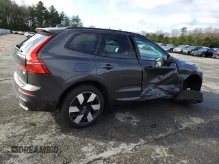 2024 Volvo XC60 Plus Dark Theme z VIN YV4H60DLXR1849191, wystawiony jako Copart lot #50136745 z przebiegiem 12 752 mil mil oraz Szkoda całkowita • Salvage title. Historia ofert i sprzedaży dostępna na DreamBid. Obrazek 3.