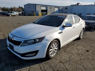 2013 Kia Optima EX z VIN 5XXGN4A70DG213912, wystawiony jako Copart lot #46849165 z przebiegiem Nie podano mil oraz Szkoda całkowita • Salvage title. Historia ofert i sprzedaży dostępna na DreamBid. Obrazek 1.