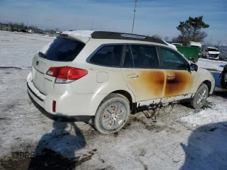 2013 Subaru Outback 2.5i z VIN 4S4BRCAC4D1225770, wystawiony jako Copart lot #88504585 z przebiegiem 131 196 mil mil oraz Czysty tytuł • Clean title. Historia ofert i sprzedaży dostępna na DreamBid. Obrazek 3.