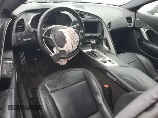 2015 Chevrolet Corvette Z51 2LT z VIN 1G1YK3D71F5117595, wystawiony jako Copart lot #56466555 z przebiegiem 66 307 mil mil oraz Szkoda całkowita • Salvage title. Historia ofert i sprzedaży dostępna na DreamBid. Obrazek 8.