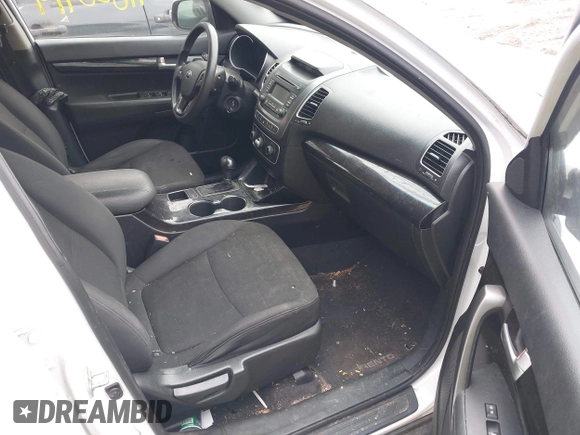 2015 Kia Sorento LX with VIN 5XYKT3A62FG651248, listed as a IAAI auction lot 42236436 with 186,601 mi miles and . Bid and sale history available at DreamBid. Image 5.