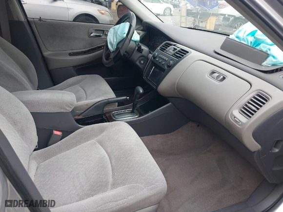 2002 Honda Accord Sdn SE with VIN JHMCG66802C013856, listed as a IAAI auction lot 41784033 with 143,994 mi miles. Bid and sale history available at carsss.com. Image 5.