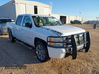 2008 Chevrolet Silverado 1500 1LT with VIN 3GCEC13J28G170004, listed as a IAAI auction lot 41690352 with 238,573 mi miles and . Bid and sale history available at DreamBid. Image 1.