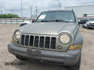 2007 Jeep Liberty Sport with VIN 1J8GL48K87W668941, listed as a IAAI auction lot 42118751 with 194,411 mi miles. Bid and sale history available at carsss.com. Image 6.