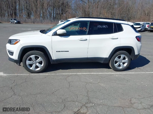 2020 Jeep Compass Latitude with VIN 3C4NJDBB7LT130048, listed as a IAAI auction lot 41898050 with 92,664 mi miles. Bid and sale history available at carsss.com. Image 14.