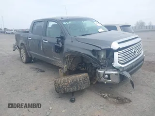 2015 Toyota Tundra Limited z VIN 5TFHW5F12FX455415, wystawiony jako IAAI lot #41854752 z przebiegiem 153 911 mil mil oraz . Historia ofert i sprzedaży dostępna na DreamBid. Obrazek 1.