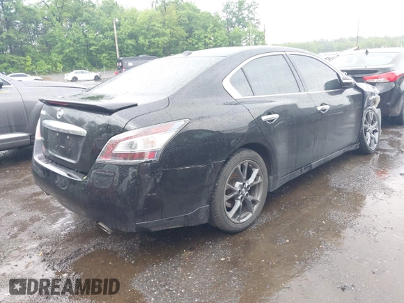 2014 Nissan Maxima SV z VIN 1N4AA5AP5EC910054, wystawiony jako IAAI lot #42251371 z przebiegiem 208 413 mil mil oraz . Historia ofert i sprzedaży dostępna na DreamBid. Obrazek 4.