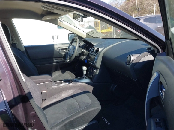 2015 Nissan Rogue Select S with VIN JN8AS5MT3FW660978, listed as a IAAI auction lot 41726625 with 105,973 mi miles. Bid and sale history available at carsss.com. Image 5.