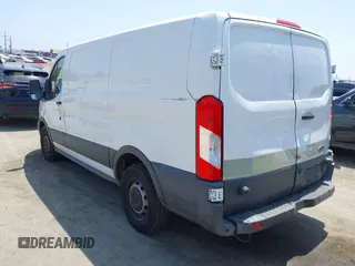 2018 Ford Transit z VIN 1FTYE1YM3JKA17396, wystawiony jako IAAI lot #42575062 z przebiegiem 68 063 mil mil oraz . Historia ofert i sprzedaży dostępna na DreamBid. Obrazek 3.