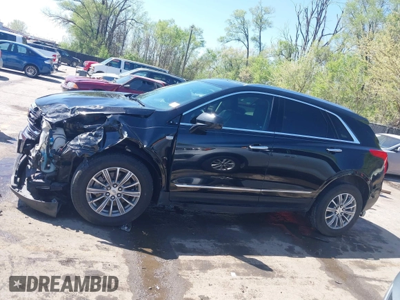 2017 Cadillac XT5 Luxury FWD z VIN 1GYKNBRS7HZ227732, wystawiony jako IAAI lot #42035099 z przebiegiem 76 260 mil mil oraz . Historia ofert i sprzedaży dostępna na DreamBid. Obrazek 14.