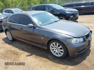 2006 BMW 3 Series 330i with VIN WBAVB33556KR72423, listed as a IAAI auction lot 42470300 with 155,915 mi miles and . Bid and sale history available at DreamBid. Image 1.