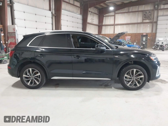 2024 Audi Q5 S line Premium with VIN WA1GAAFY8R2022421, listed as a IAAI auction lot 41918026 with 22,333 mi miles and . Bid and sale history available at DreamBid. Image 14.