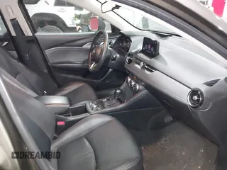2019 Mazda CX-3 Touring z VIN JM1DKFC79K0442432, wystawiony jako IAAI lot #42153025 z przebiegiem 69 187 mil mil oraz . Historia ofert i sprzedaży dostępna na DreamBid. Obrazek 5.