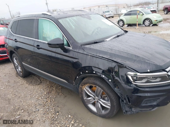 2019 Volkswagen Tiguan SEL Premium with VIN 3VV4B7AXXKM053709, listed as a IAAI auction lot 40840656 with 60,970 mi miles. Bid and sale history available at carsss.com. Image 17.