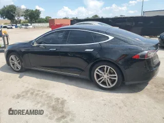 2013 Tesla Model S z VIN 5YJSA1DN6DFP20864, wystawiony jako Copart lot #66708325 z przebiegiem 179 928 mil mil oraz Czysty tytuł • Clean title. Historia ofert i sprzedaży dostępna na DreamBid. Obrazek 2.