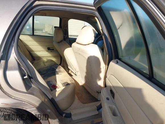 2006 Ford Police Interceptor с VIN 2FAFP71W36X107870, выставлен на аукционе IAAI как лот 42061587 с пробегом Не указан миль и . История ставок и продаж доступна на DreamBid. Изображение 8.