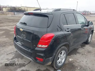 2019 Chevrolet Trax LT z VIN 3GNCJLSB7KL327065, wystawiony jako IAAI lot #42005861 z przebiegiem 84 795 mil mil oraz . Historia ofert i sprzedaży dostępna na DreamBid. Obrazek 4.