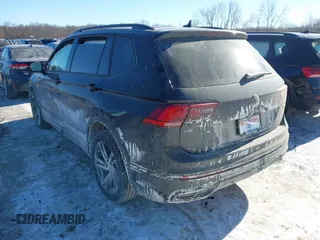 2024 Volkswagen Tiguan SE R-Line Black with VIN 3VV8B7AX3RM158006, listed as a IAAI auction lot 41416903 with 1,735 mi miles and . Bid and sale history available at DreamBid. Image 3.