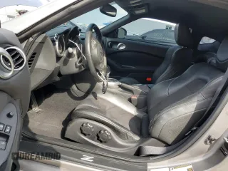 2009 Nissan 370Z z VIN JN1AZ44E69M405389, wystawiony jako Copart lot #43340975 z przebiegiem 31 521 mil mil oraz Szkoda całkowita • Salvage title. Historia ofert i sprzedaży dostępna na DreamBid. Obrazek 7.