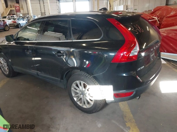 2010 Volvo XC60 3.0T with VIN YV4992DZXA2020907, listed as a IAAI auction lot 41736455 with 140,890 mi miles. Bid and sale history available at carsss.com. Image 3.