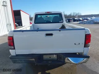 2000 Ford Ranger XL with VIN 1FTYR10V7YTA35140, listed as a IAAI auction lot 41269630 with 127,886 mi miles. Bid and sale history available at carsss.com. Image 17.