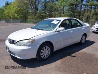 2006 Toyota Camry STD with VIN 4T1BE32K96U686000, listed as a IAAI auction lot 42168092 with 119,582 mi miles. Bid and sale history available at carsss.com. Image 2.