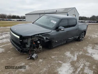 2024 Rivian R1T Adventure with VIN 7FCTGBAA8RN034399, listed as a Copart auction lot 86857044 with 8,176 mi miles and Salvage Title. Bid and sale history available at carsss.com. Image 1.