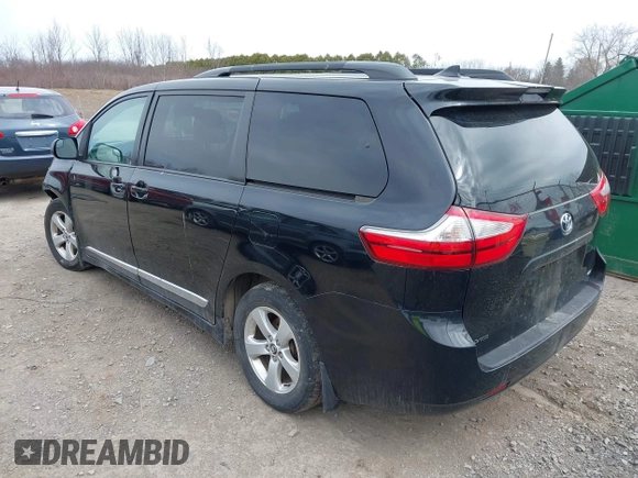 2018 Toyota Sienna LE Auto Access Seat with VIN 5TDKZ3DC8JS929730, listed as a IAAI auction lot 41898547 with 88,043 mi miles. Bid and sale history available at carsss.com. Image 3.