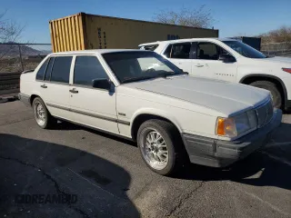 1992 Volvo 900 GLS z VIN YV1JS8832N1085799, wystawiony jako Copart lot #50247355 z przebiegiem 195 527 mil mil oraz Tytuł czysty. Historia ofert i sprzedaży dostępna na DreamBid. Obrazek 4.
