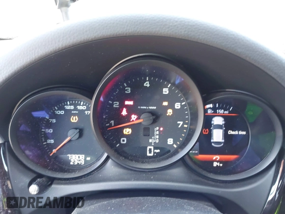 2019 Porsche Macan z VIN WP1AA2A58KLB00807, wystawiony jako IAAI lot #41893729 z przebiegiem 73 808 mil mil oraz . Historia ofert i sprzedaży dostępna na DreamBid. Obrazek 7.