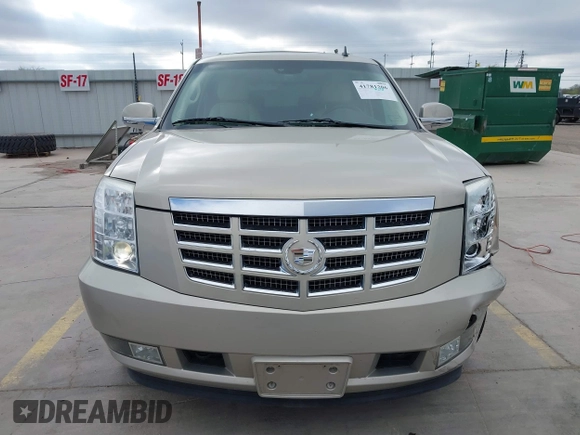 2008 Cadillac Escalade with VIN 1GYEC63898R234382, listed as a IAAI auction lot 41781206 with 150,916 mi miles. Bid and sale history available at carsss.com. Image 12.