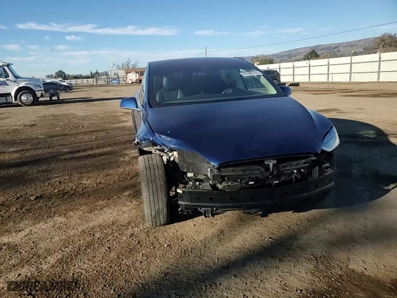 2016 Tesla Model X 70D with VIN 5YJXCAE27GF002068, listed as a Copart auction lot 41680795 with 184,301 mi miles and Salvage Title. Bid and sale history available at carsss.com. Image 11.