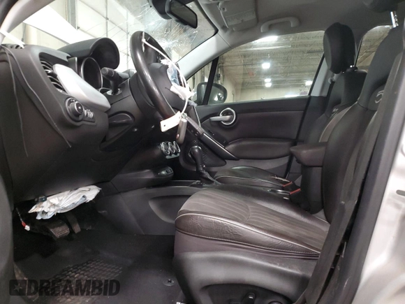2016 FIAT 500X Lounge z VIN ZFBCFYDT9GP339746, wystawiony jako Copart lot #55248725 z przebiegiem 69 231 mil mil oraz Tytuł czysty. Historia ofert i sprzedaży dostępna na DreamBid. Obrazek 7.