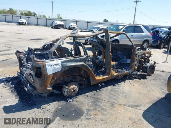 2019 Jeep Wrangler Unlimited Sahara with VIN 1C4HJXEG2KW580253, listed as a IAAI auction lot 42147018 with 8,394 mi miles and . Bid and sale history available at DreamBid. Image 4.