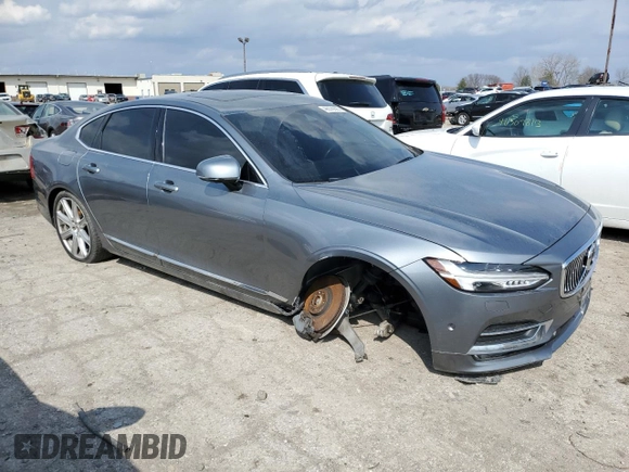 2017 Volvo S90 Inscription with VIN YV1A22ML1H1001821, listed as a Copart auction lot 46078893 with 62,122 mi miles. Bid and sale history available at carsss.com. Image 4.