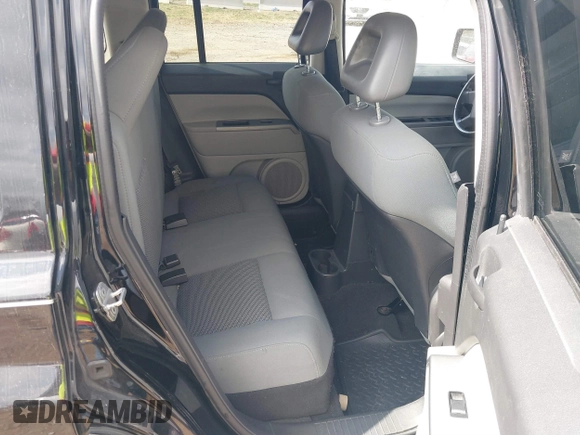 2007 Jeep Patriot Sport with VIN 1J8FF28W97D267050, listed as a IAAI auction lot 41793288 with 132,743 mi miles and . Bid and sale history available at DreamBid. Image 8.