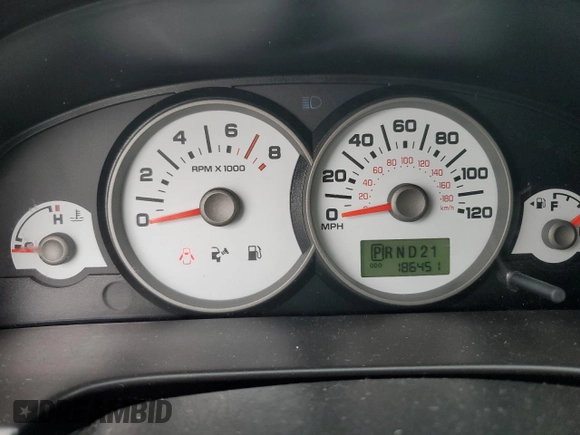2007 Ford Escape XLT with VIN 1FMCU93137KA61122, listed as a Copart auction lot 70462084 with 186,451 mi miles and Salvage Title. Bid and sale history available at carsss.com. Image 9.
