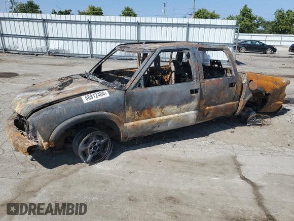 2002 GMC Sonoma SLS with VIN 1GTDT13W92K140585, listed as a Copart auction lot 68812404 with Not Provided miles and Non Repairable. Bid and sale history available at carsss.com. Image 1.