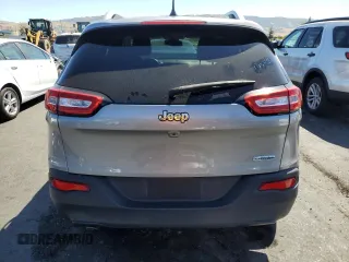 2017 Jeep Cherokee Latitude z VIN 1C4PJLCB6HW502689, wystawiony jako Copart lot #57913075 z przebiegiem 62 435 mil mil oraz Szkoda całkowita • Salvage title. Historia ofert i sprzedaży dostępna na DreamBid. Obrazek 6.