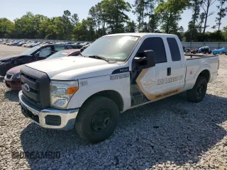 2014 Ford F-250 XLT z VIN 1FT7X2A6XEEB73348, wystawiony jako Copart lot #52597635 z przebiegiem 144 143 mil mil oraz Szkoda całkowita • Salvage title. Historia ofert i sprzedaży dostępna na DreamBid. Obrazek 1.