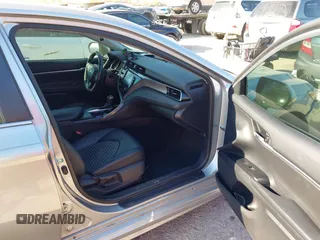 2020 Toyota Camry SE z VIN 4T1M11AK9LU931805, wystawiony jako IAAI lot #40946035 z przebiegiem 82 687 mil mil oraz . Historia ofert i sprzedaży dostępna na DreamBid. Obrazek 5.